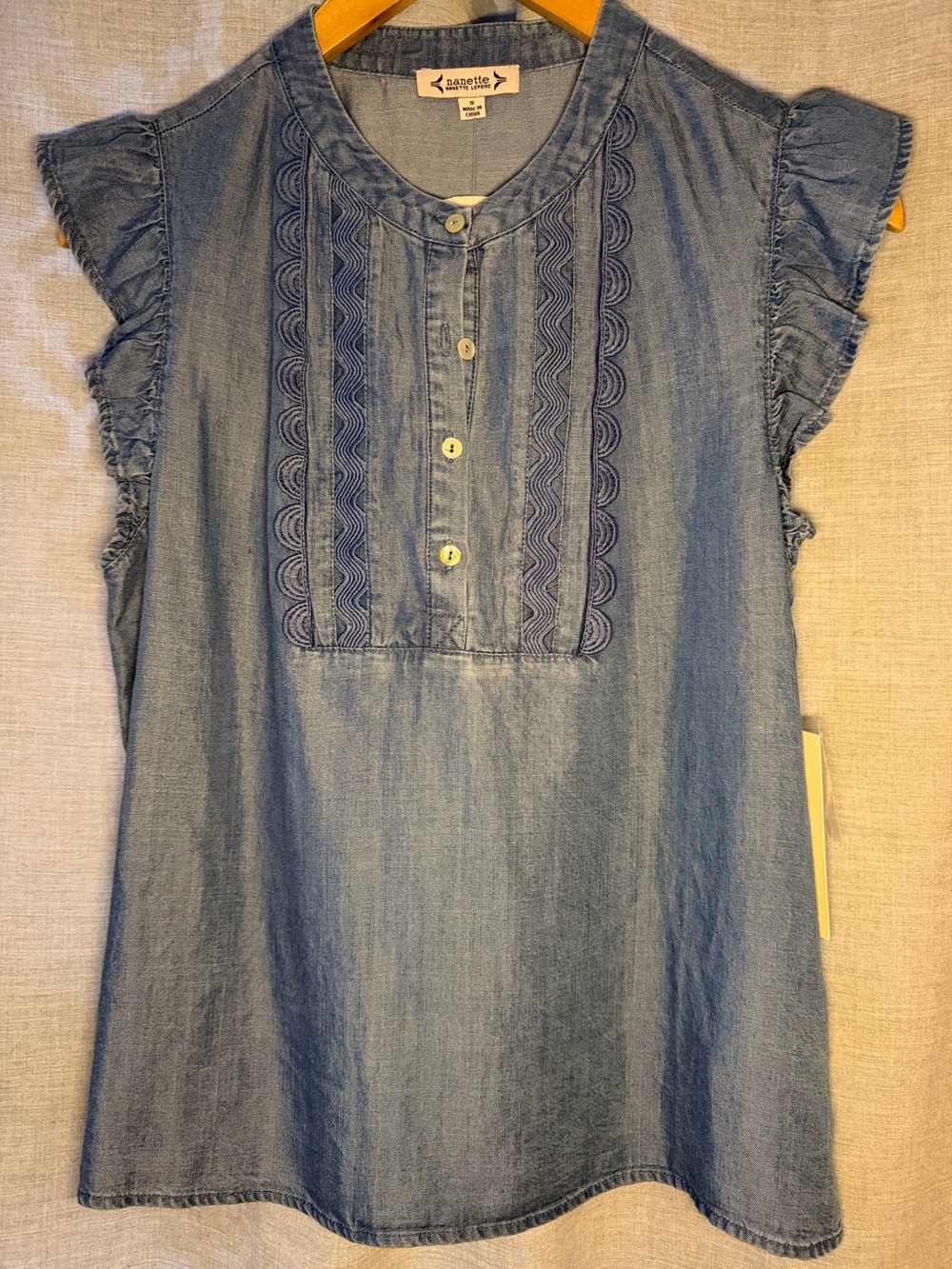 Quiet Luxury Nanette Lepore Embroidered Chambray Cap Sleeve Top NWT🌷